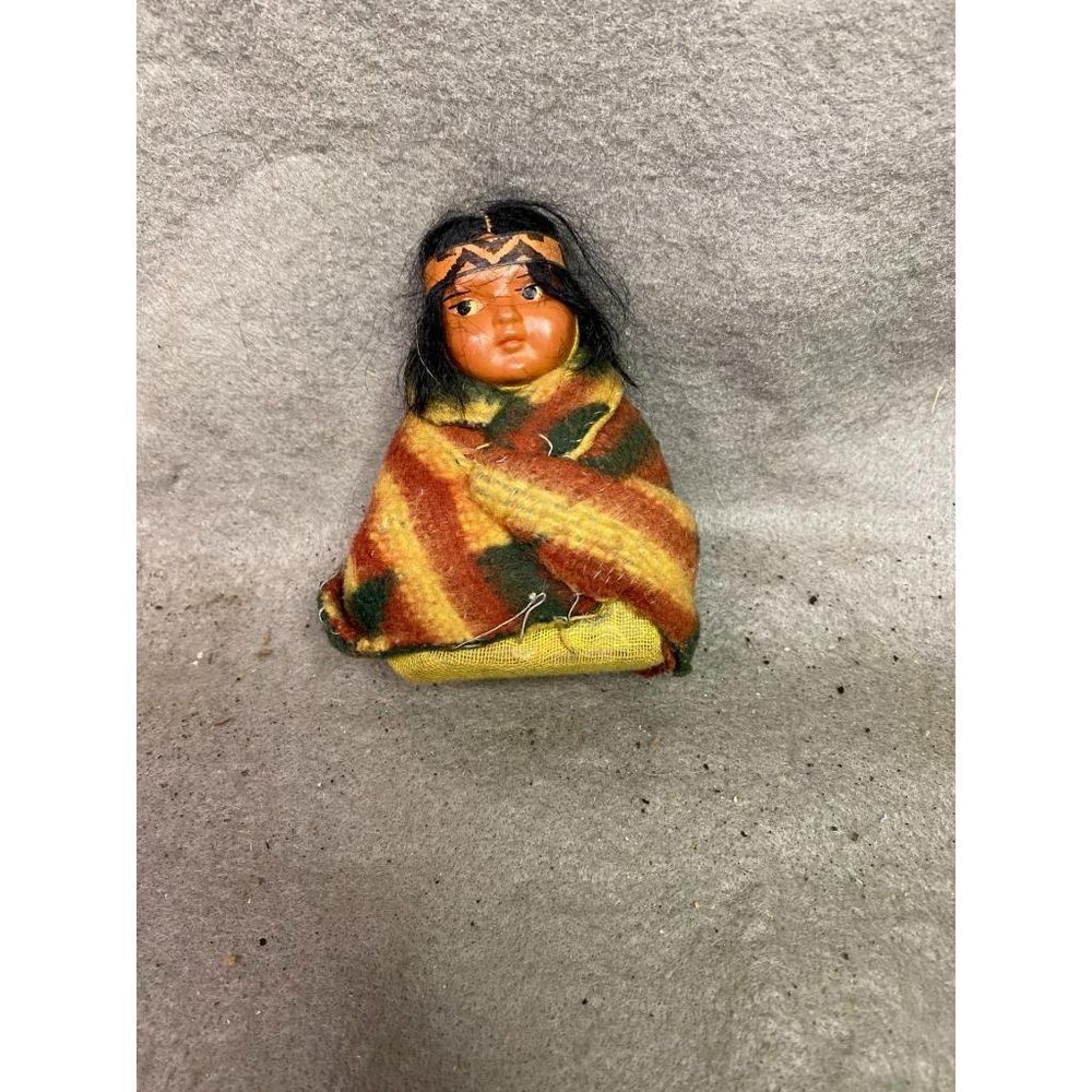 VTG‎ SKOOKUM DOLL NATIVE AMERICAN CHILD WRAPPED IN BLANKET 4" TALL COMPOSITION